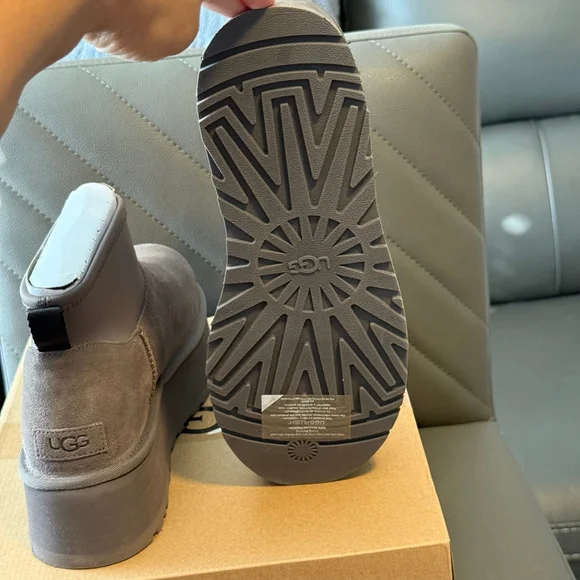 Women's UGG Classic Mini Dipper Gray Ankle Boots Size 10 - Picture 5 of 13